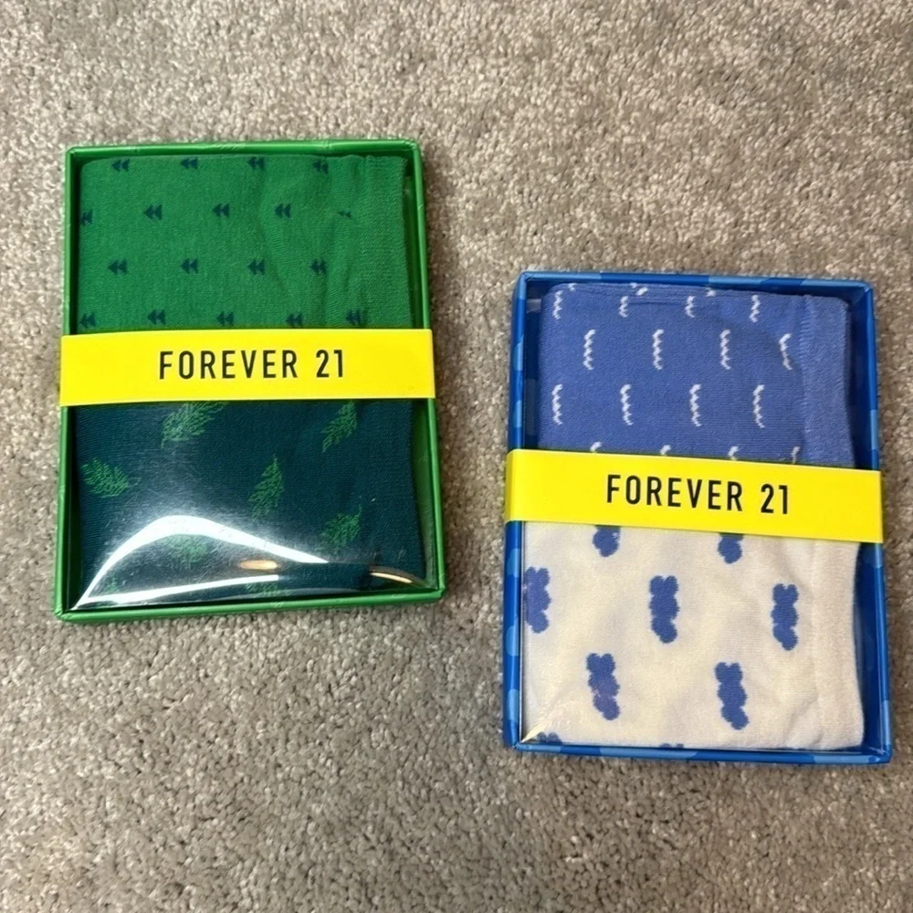 New in Package Bundle of 2 Packs - 4 Pairs Forever 21 Today's Mood Socks Sz 9-11